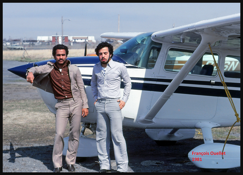 Deux étudiants Égyptiens à une école de pilotage de St-Jean-sur-Richelieu en 1981