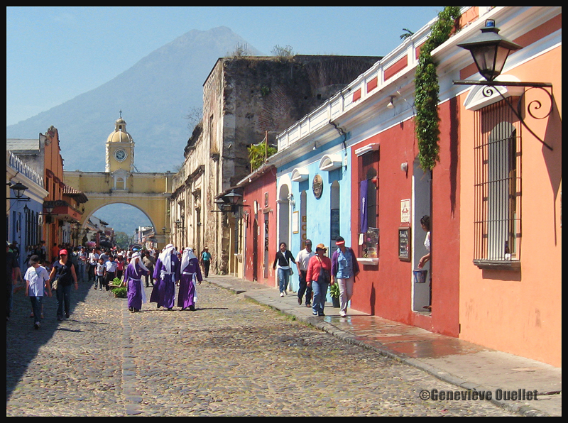 Les festivités de Pâques approchent à Antigua, Guatémala, 2014