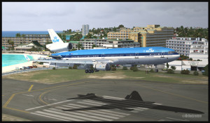 Un MD-11 de KLM arrive à Saint-Martin pour un atterrissage piste 10