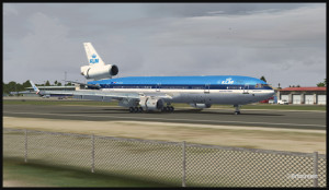 Un MD-11 de KLM en freinage sur la piste 10 de Saint-Martin