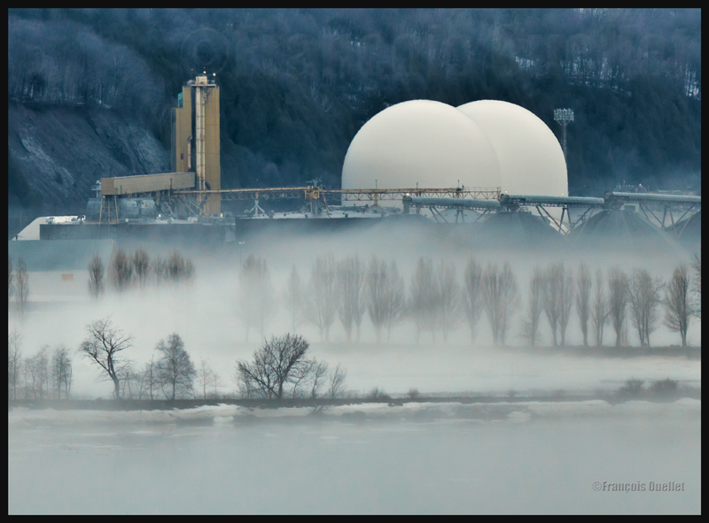 Les nouveaux silos à granules de l'anse au Foulon à Québec en 2014