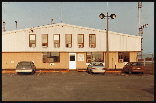 Ancienne station d'information de vol de Rouyn-Noranda. Photo prise en 1984