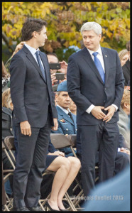 Justin Trudeau et Stephen Harper au Monument commémoratif de guerre du Canada à Ottawa, le 22 Octobre 2015