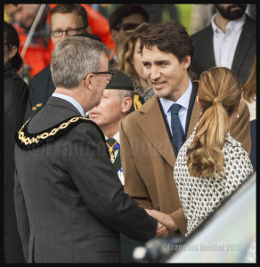 Le maire d'Ottawa Jim Watson et le nouveau Premier ministre désigné Justin Trudeau à Ottawa en 2015