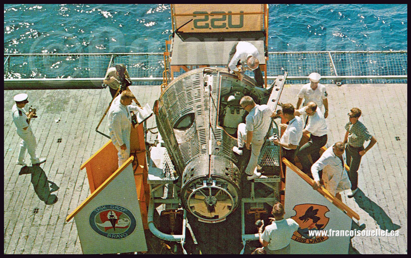 Capsule Gemini 4 à bord de l'USS Wasp sur carte postale aviation