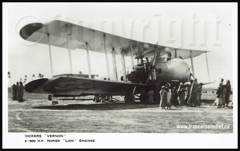 Africains autour d'un Vickers Vernon sur carte postale aviation