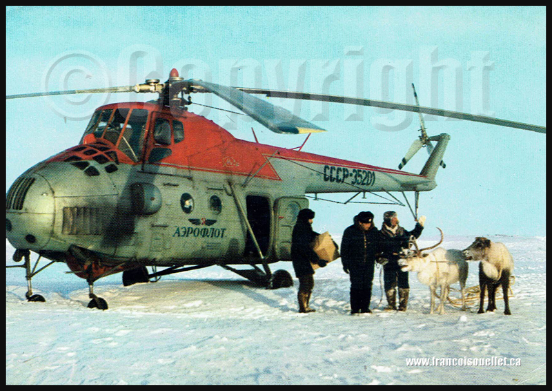 Passagers, cargo et Aeroflot Mil Mi-4 dans la toundra sur carte postale aviation