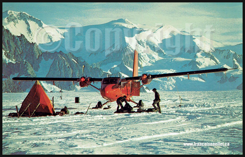 Géophysiciens et Twin Otter de la British Antarctic Survey's sur le glacier Sibelius sur carte postale aviation
