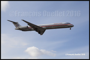 American Airlines MD-82 N482AA final 05 Toronto 2016