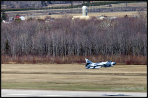 Un Hawker Hunter de la compagnie américaine ATAC est au décollage de l'aéroport international Jean-Lesage de Québec (CYQB) en mai 2016