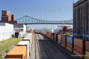 Vue du Port de Montréal, de la Brasserie Molson et du Pont Jacques-Cartier en 2016