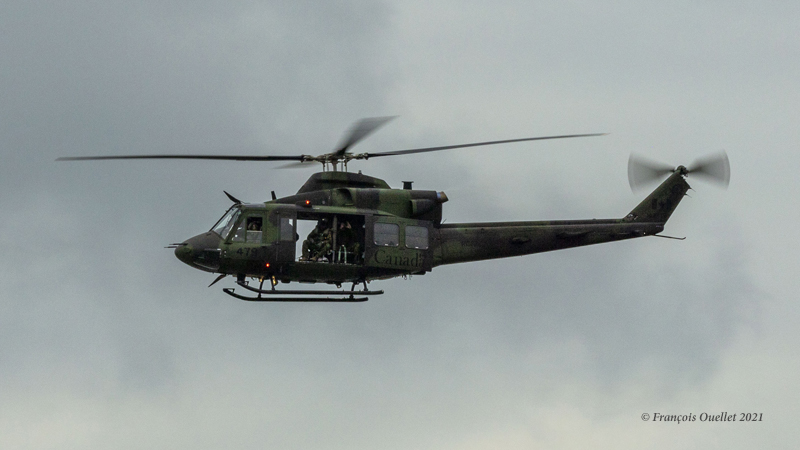 Un hélicoptère Bell CH-146 Griffon canadien à Québec en juin 2021