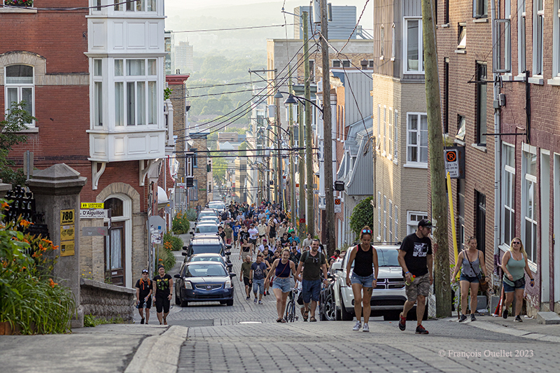 Citoyens du quartier Saint-Jean-Baptiste en route pour l'ouverture du Festival d'été de Québec 2023