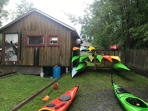 Sea kayaking activity at l'île d'Orléans (photo Vadym Kravchenko)