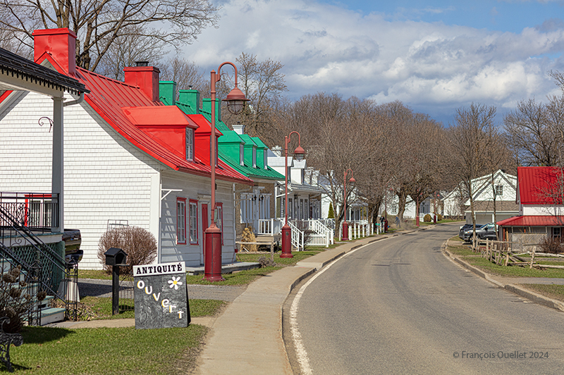 Coloured houses of Île d'Orléans. Spring 2024.