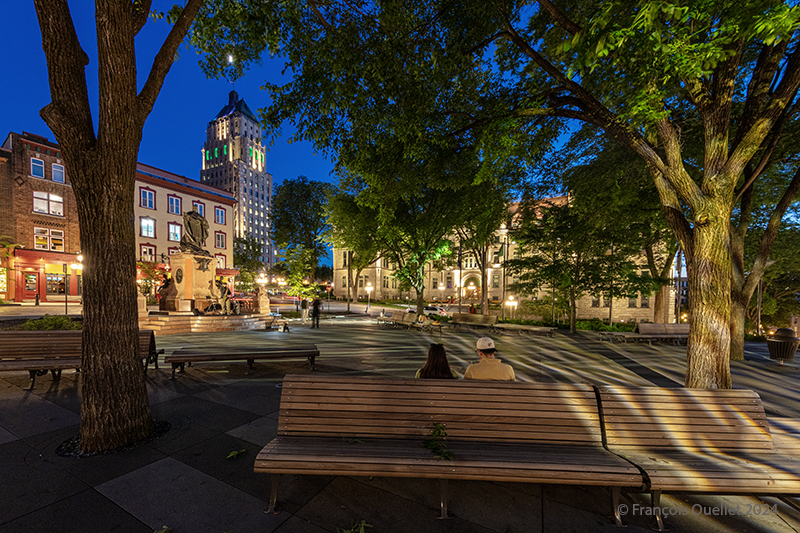 Soirée tranquille dans le Vieux-Québec durant l'été 2024.