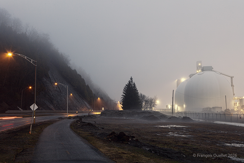 Boulevard Champlain in Quebec City during foggy weather, April 2026