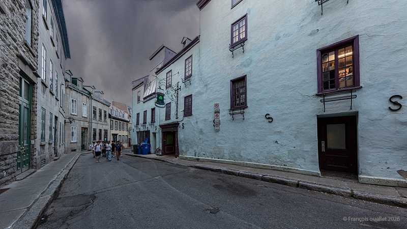 Bâtiments du Vieux-Québec et virga.