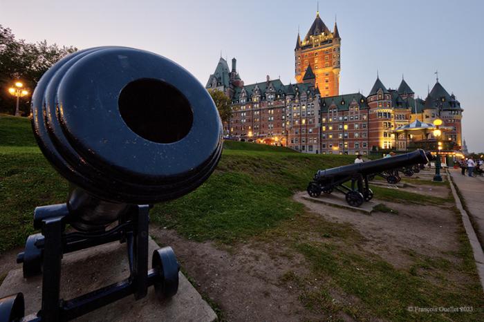 Château Frontenac and the canons on the terrasse Dufferin in HDR