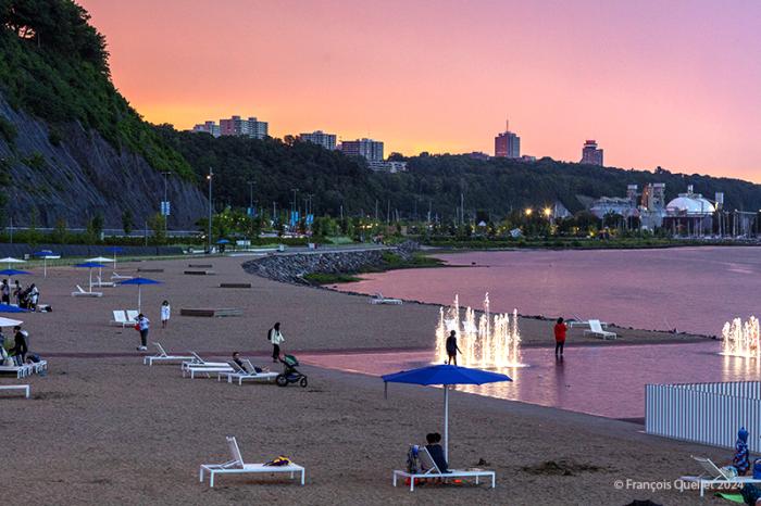 Soirée d'été après la pluie à la Station de la plage, Québec 2024