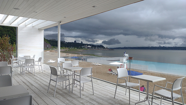 Station de la Plage and showers in Quebec City.