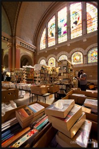 2015-Used-books-in-Old-Quebec-church-web (1)          