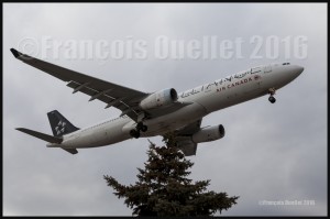 Aviation photography: air traffic at the Toronto Lester B. Pearson International airport (CYYZ)