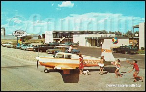 Beech-aircraft-and-passengers-with-Skyway-Motel-in-Texas-on-aviation-postcard-web       