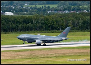 Canadian-Forces-Airbus-A-310-landing-at-Quebec-airport-2013-web (1)  