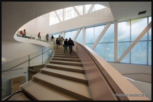 Escalier-du-Pavillon-Pierre-Lassonde-2016-web               