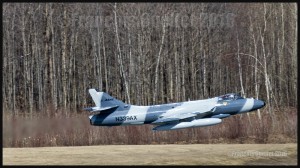 Hawker-Hunter-de-ATAC-au-décollage-de-Québec-mai-2016-web (1)   