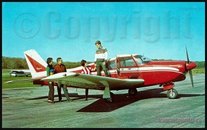Paradise-Valley-Lodge-Piper-Comanche-250-on-an-aviation-postcard   